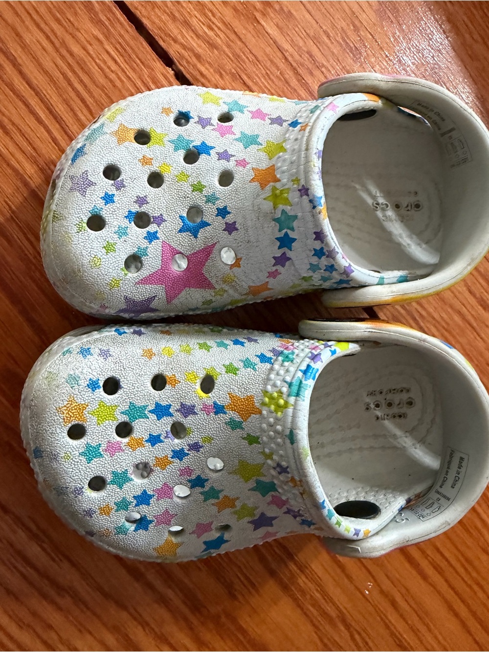 CROCS Kids White Clog with Multicolor Star Print